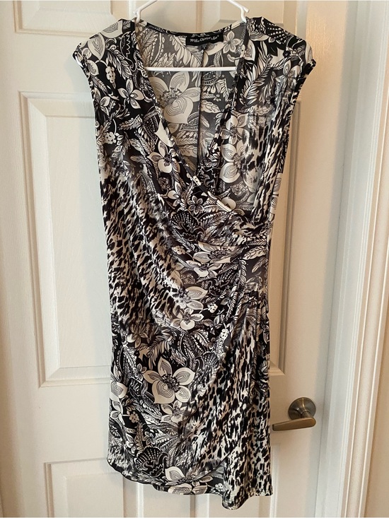 Mlle Gabrielle Dresses & Skirts - Mlle Gabrielle Black & White Floral-Print Midi Dress
